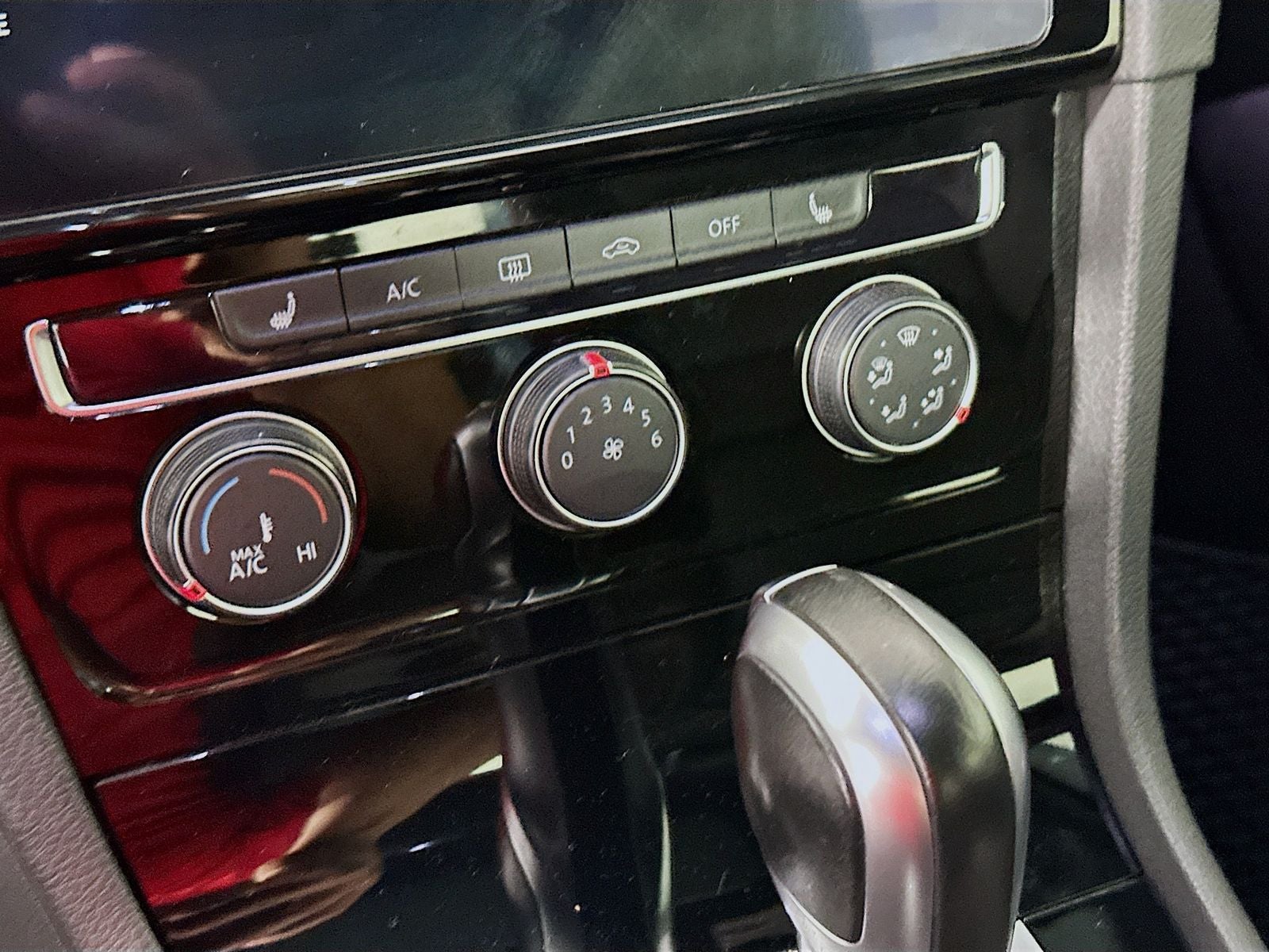 2021 Volkswagen Golf GTI SE