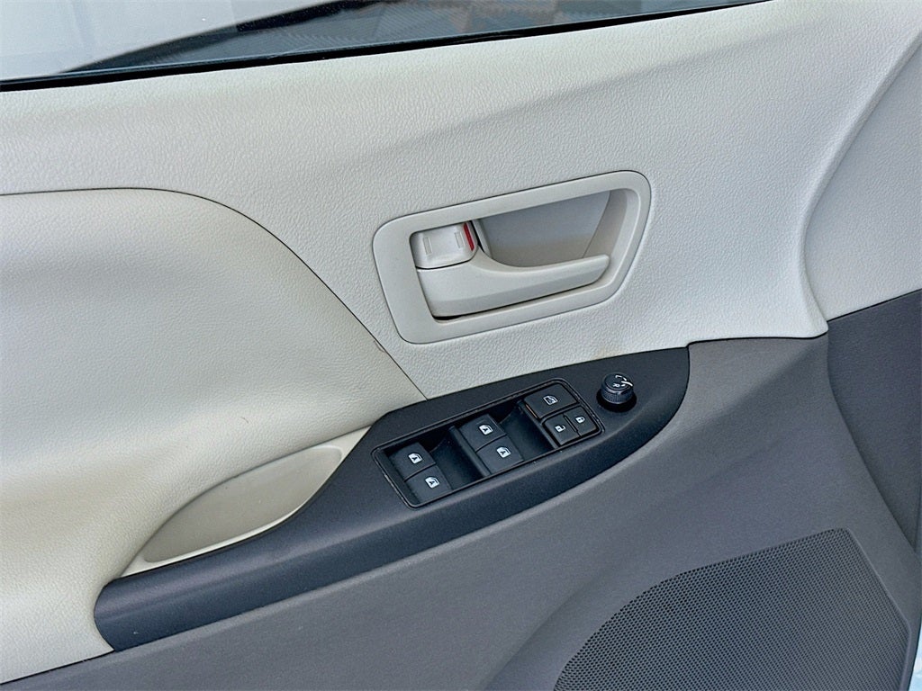 2018 Toyota Sienna L