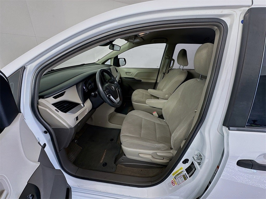 2018 Toyota Sienna L