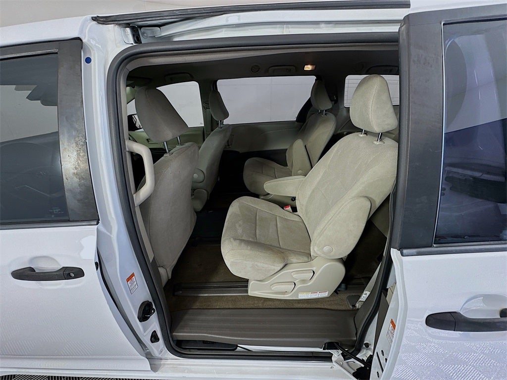 2018 Toyota Sienna L