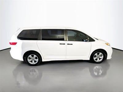 2018 Toyota Sienna L