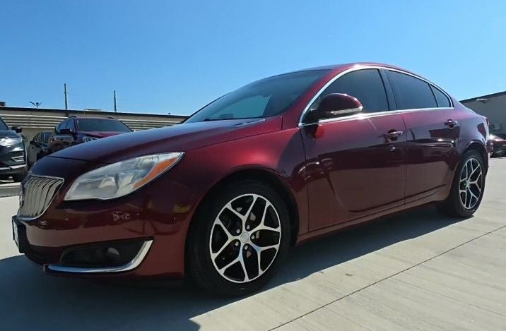 2017 Buick Regal Sport Touring's photo