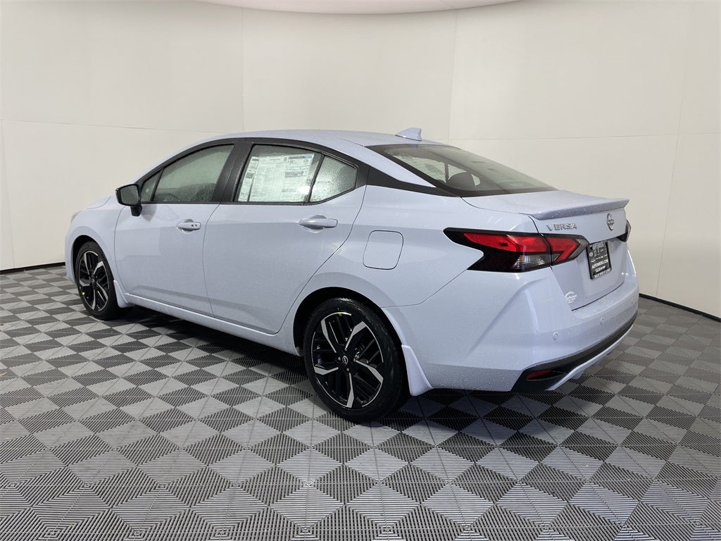 2025 Nissan Versa 1.6 SR