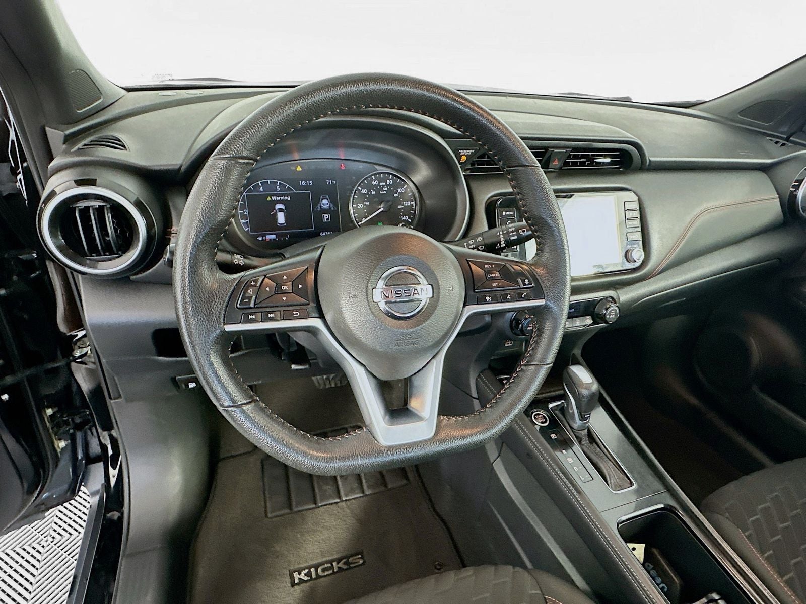 2021 Nissan Kicks SR