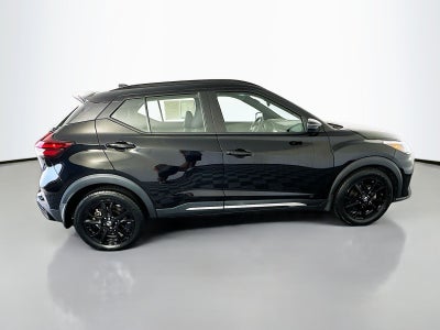 2021 Nissan Kicks SR