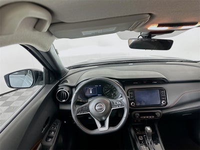 2022 Nissan Kicks SR