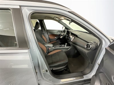 2022 Nissan Kicks SR