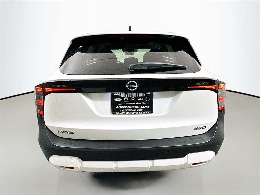 2026 Nissan Kicks SV