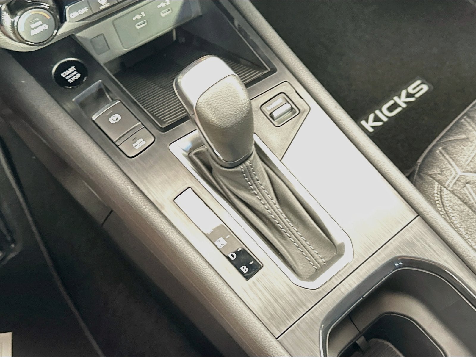 2027 Nissan Kicks SV