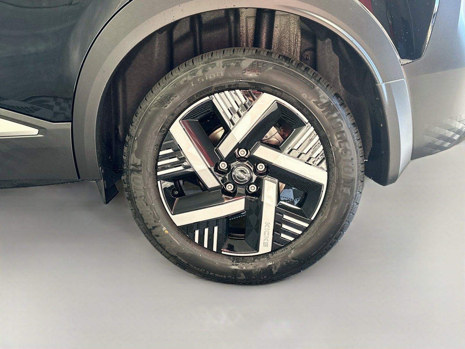 2027 Nissan Kicks SV