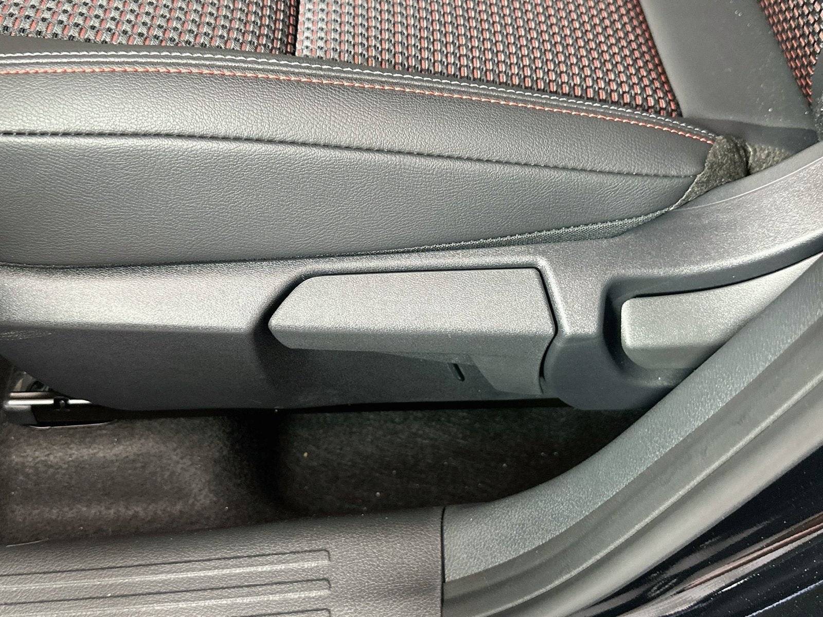 2027 Nissan Kicks SR