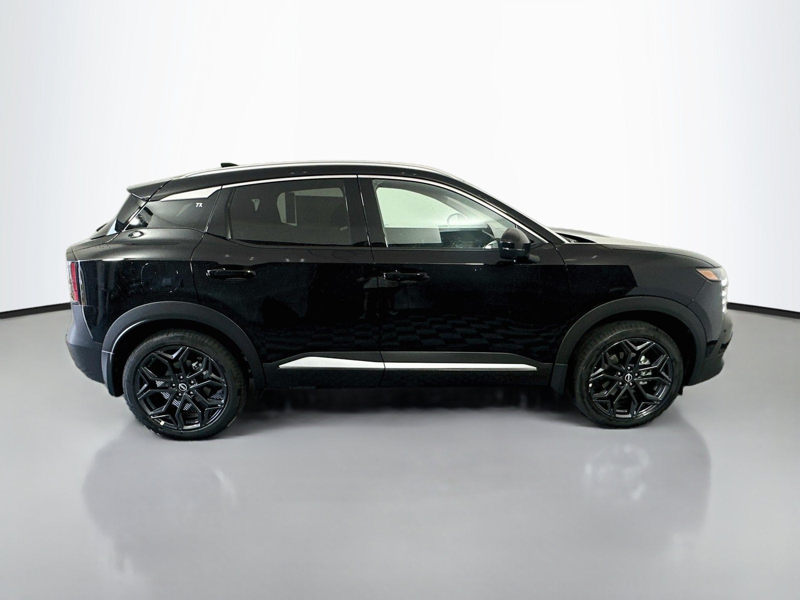 2027 Nissan Kicks SR