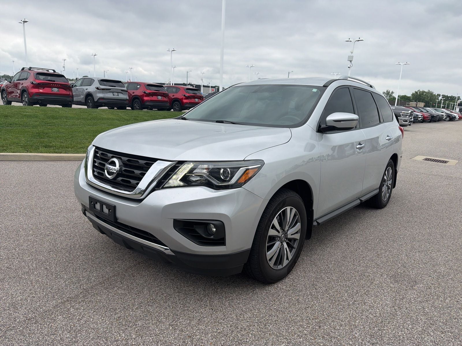 2020 Nissan Pathfinder SV 4WD's photo