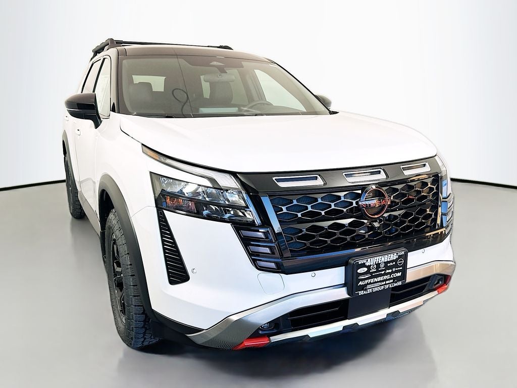 2026 Nissan Pathfinder SV