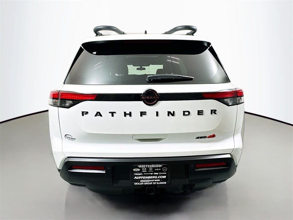 2026 Nissan Pathfinder SV