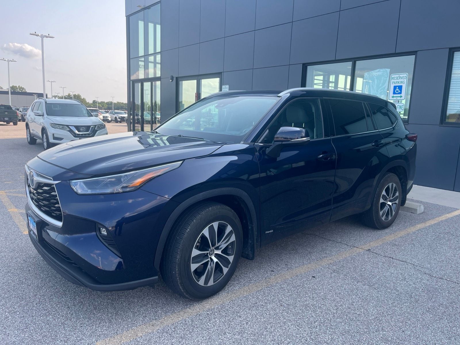 2022 Toyota Highlander Hybrid XLE