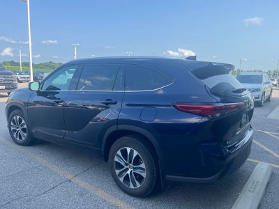 2022 Toyota Highlander Hybrid XLE