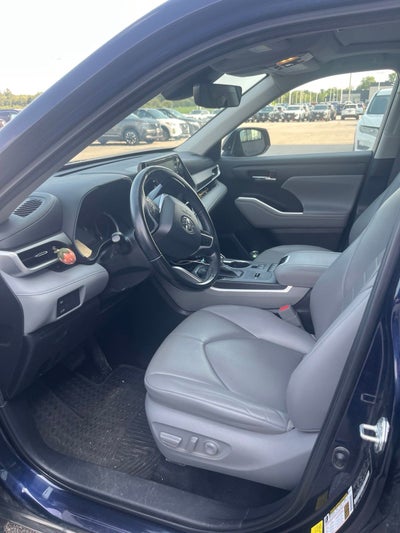 2022 Toyota Highlander Hybrid XLE