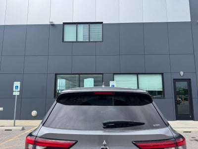 2022 Mitsubishi Outlander SE