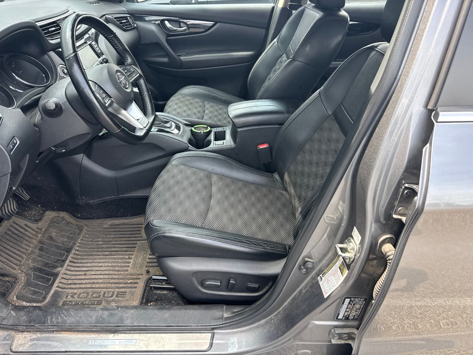 2022 Nissan Rogue Sport SV