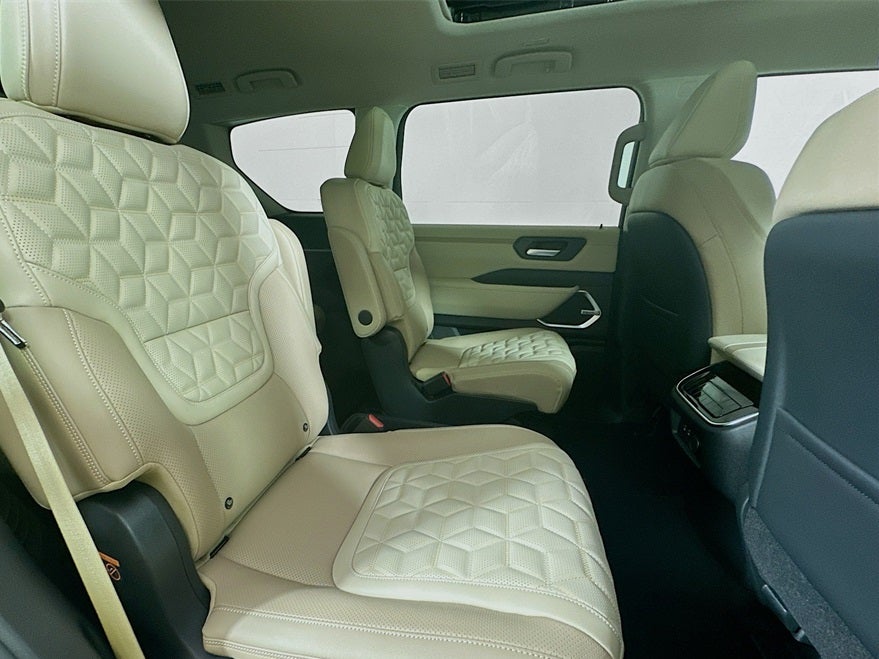 2025 Nissan Armada Platinum