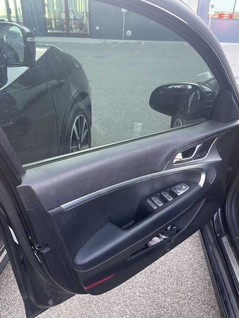 2022 Genesis G70 2.0T