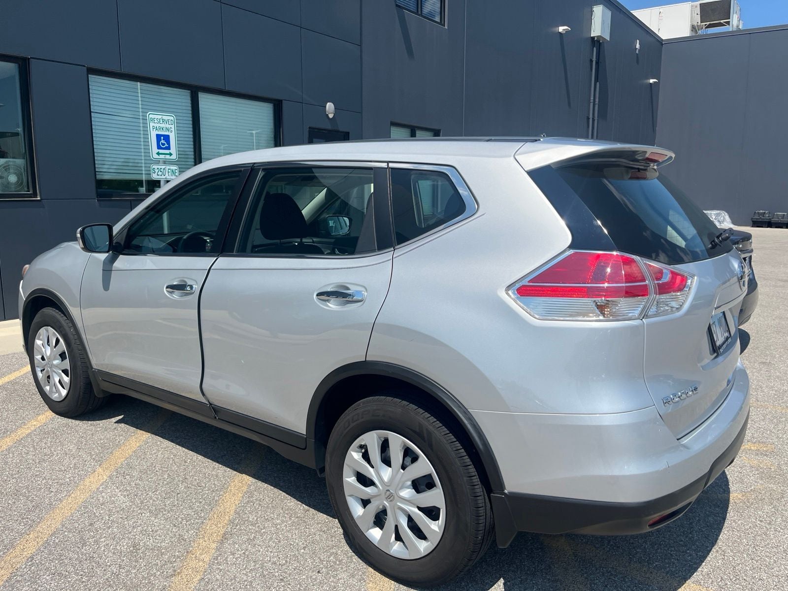2015 Nissan Rogue S