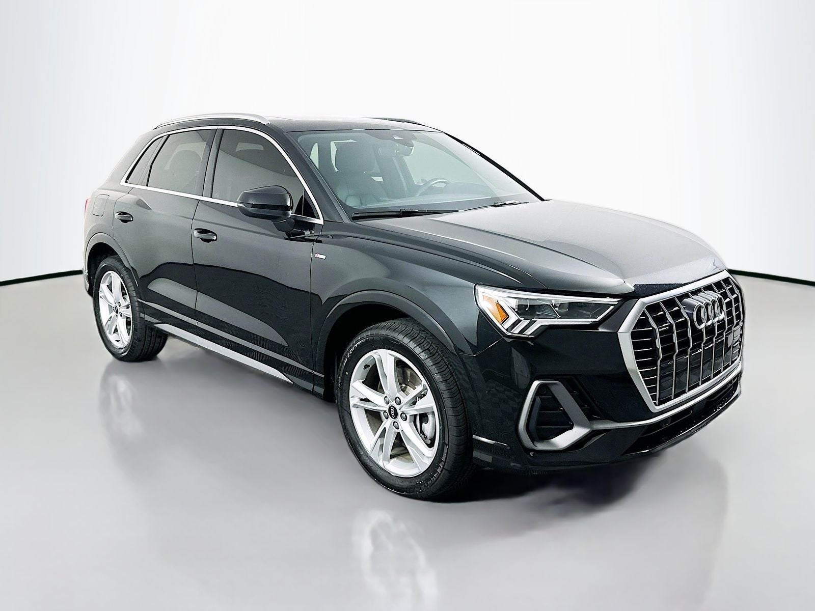 2022 Audi Q3 45 TFSI S Line Premium Plus quattro's photo